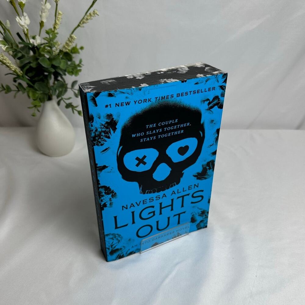Lights Out Navessa Allen Deluxe Sprayed Edges Paperback Dark Romance NEW